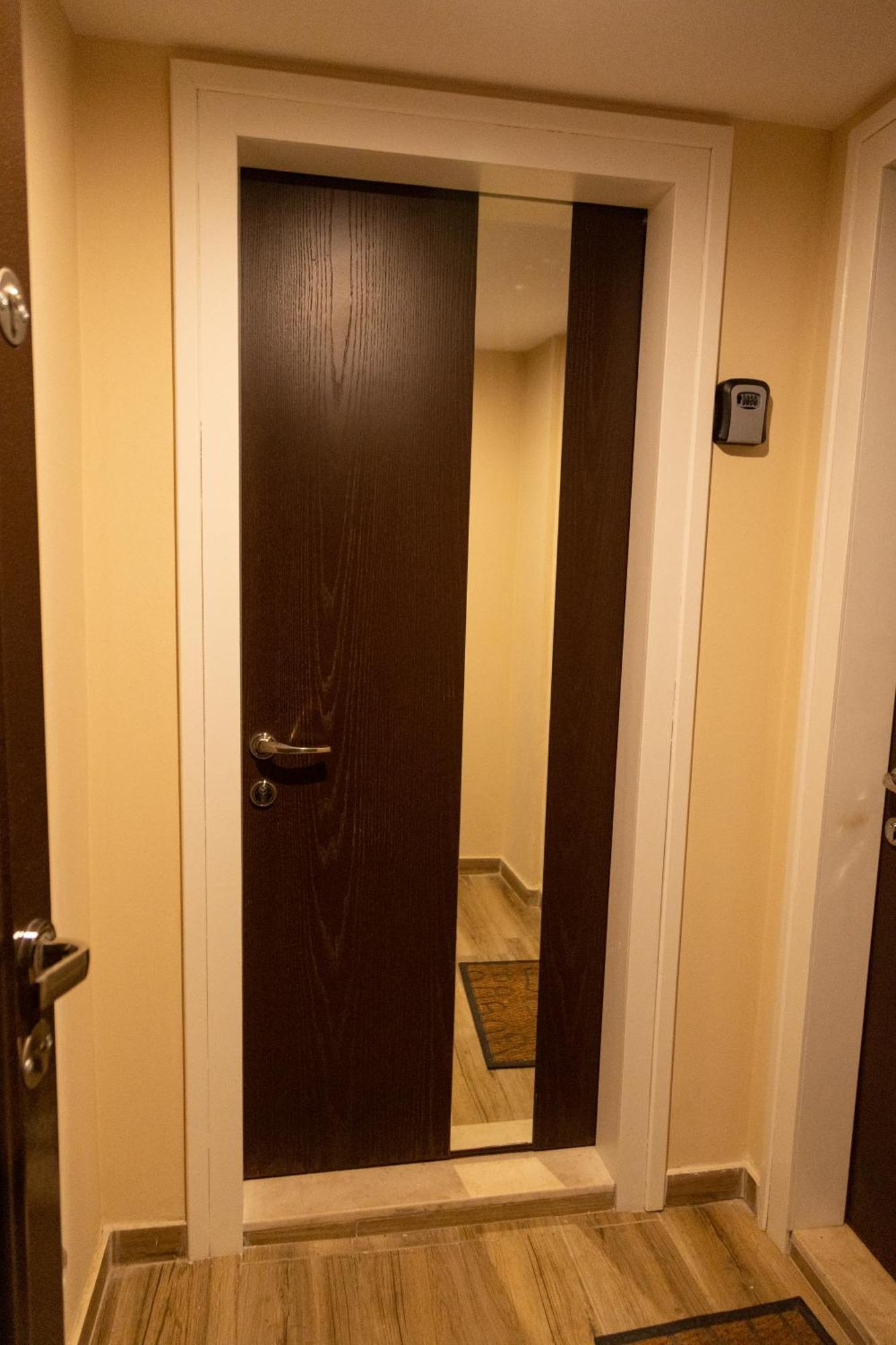 Cozy Loft-Blloku Downtown Hotel Тирана Екстериор снимка
